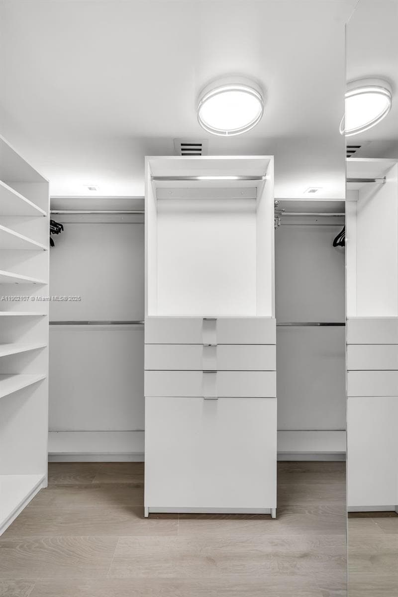 1500 Ocean Dr # 1109, Miami Beach FL 33139 — 17