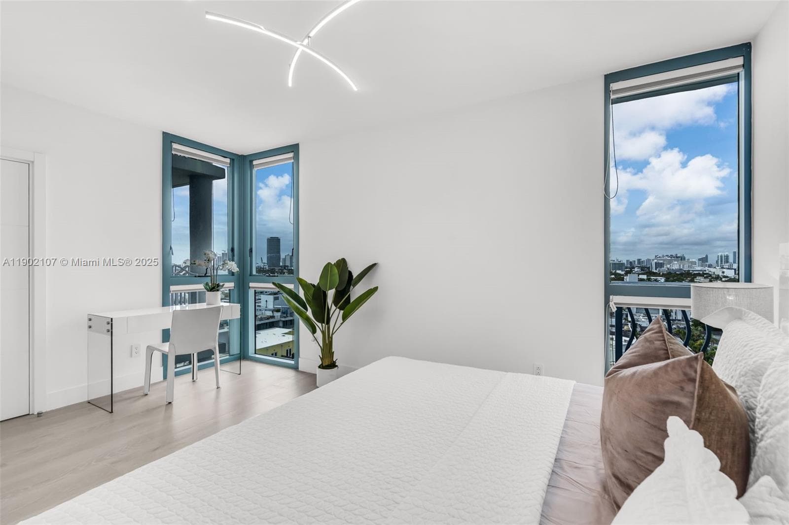 1500 Ocean Dr # 1109, Miami Beach FL 33139 — 12