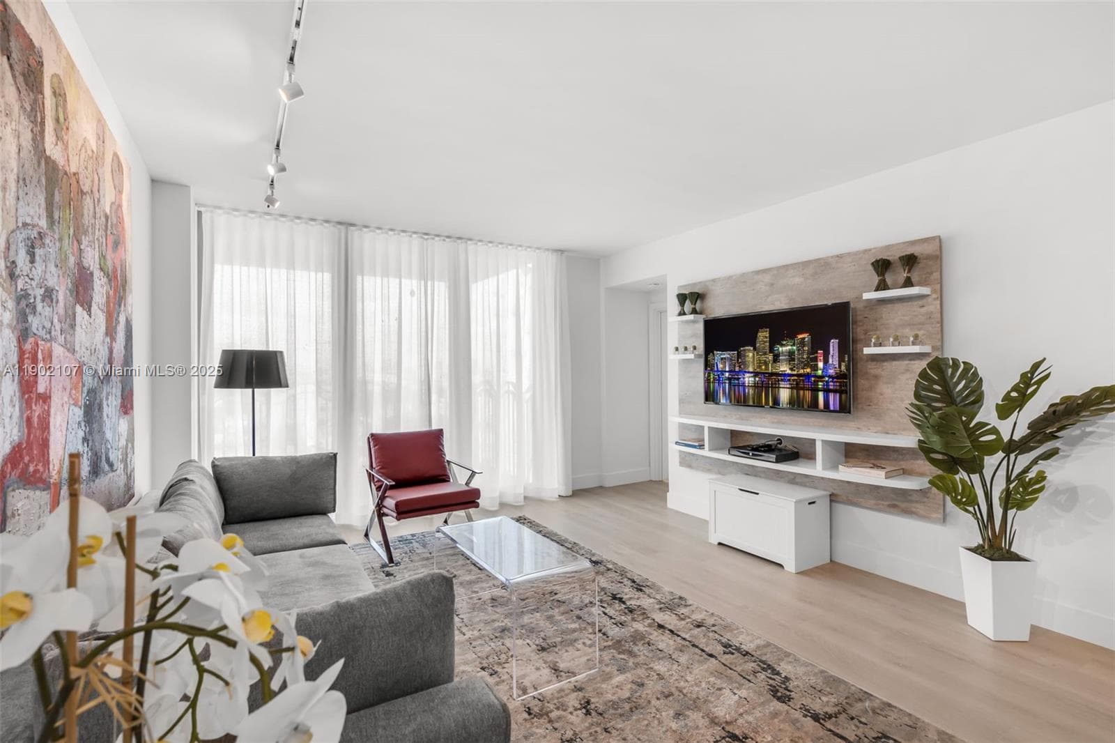 1500 Ocean Dr # 1109, Miami Beach FL 33139 — 3