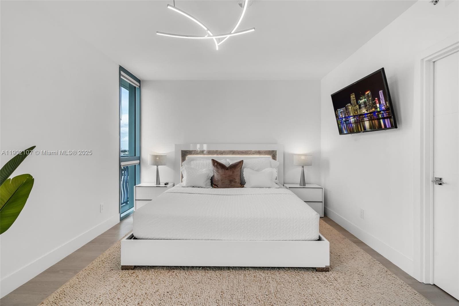 1500 Ocean Dr # 1109, Miami Beach FL 33139 — 11