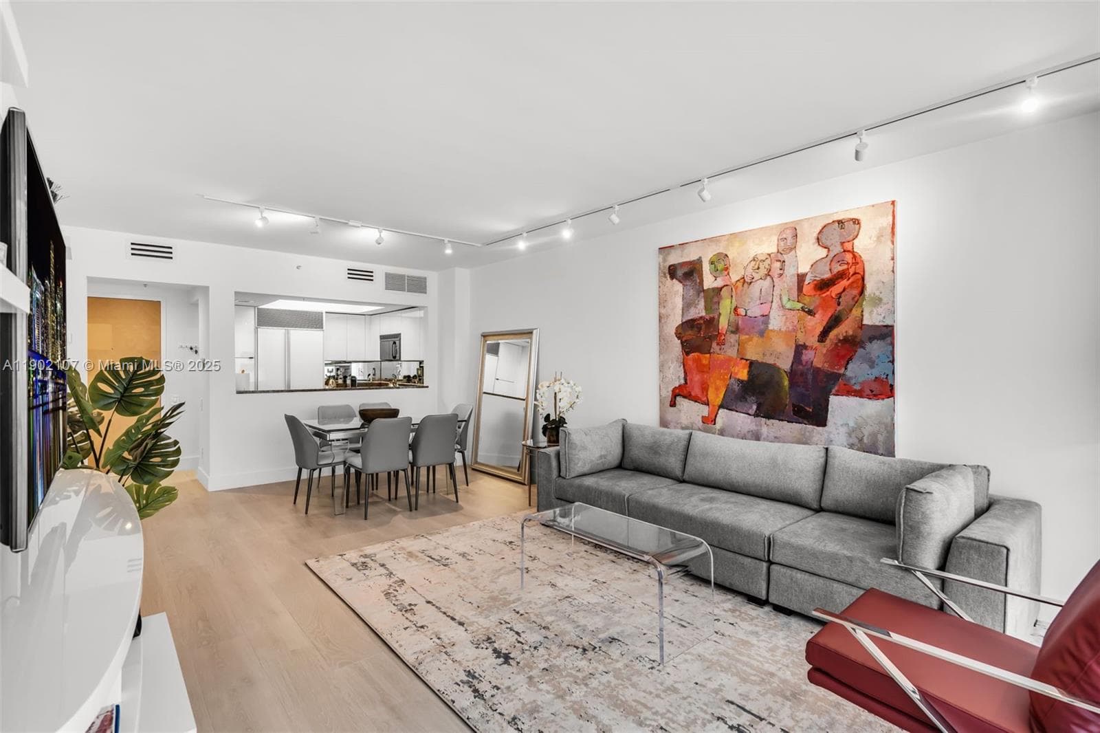 1500 Ocean Dr # 1109, Miami Beach FL 33139 — 4