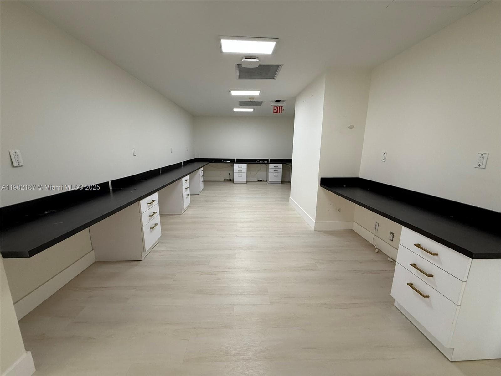 220 Miracle Mile # B221, Coral Gables FL 33134 — 4