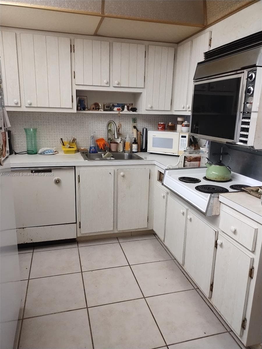 2780 NE 183rd St # 606, Aventura FL 33160 — 5