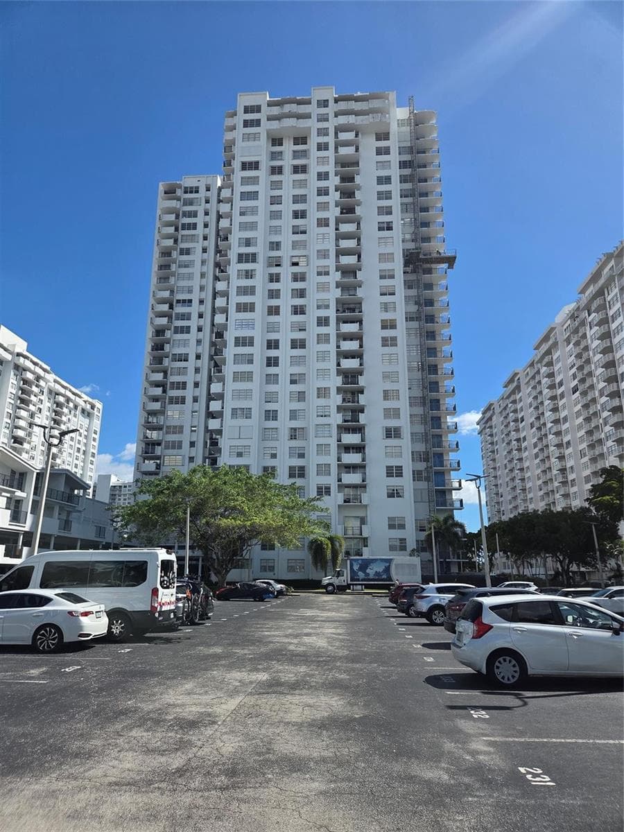 2750 NE 183rd Street # 1803, Aventura FL 33160 — 1