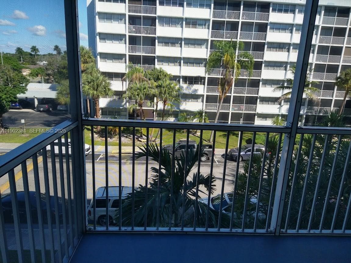 700 NW 214th St # 403, Miami Gardens FL 33169 — 1