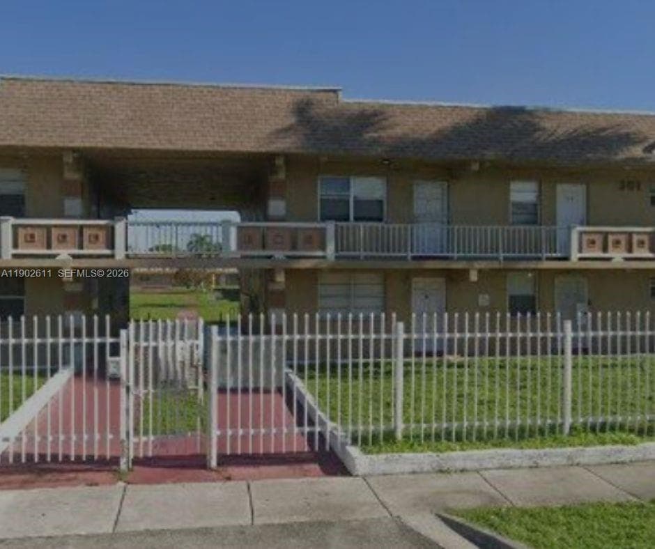 301 NW 177th St # 136, Miami Gardens FL 33169 — 1