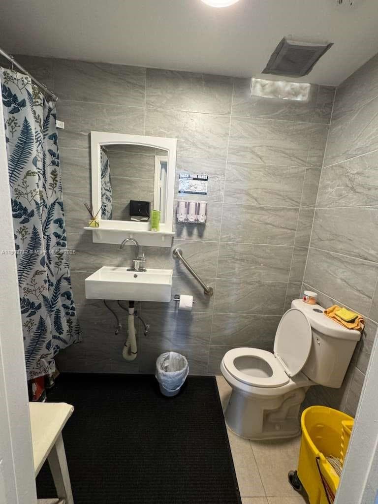 North Bay Village, Miami Beach FL 33141 — 37