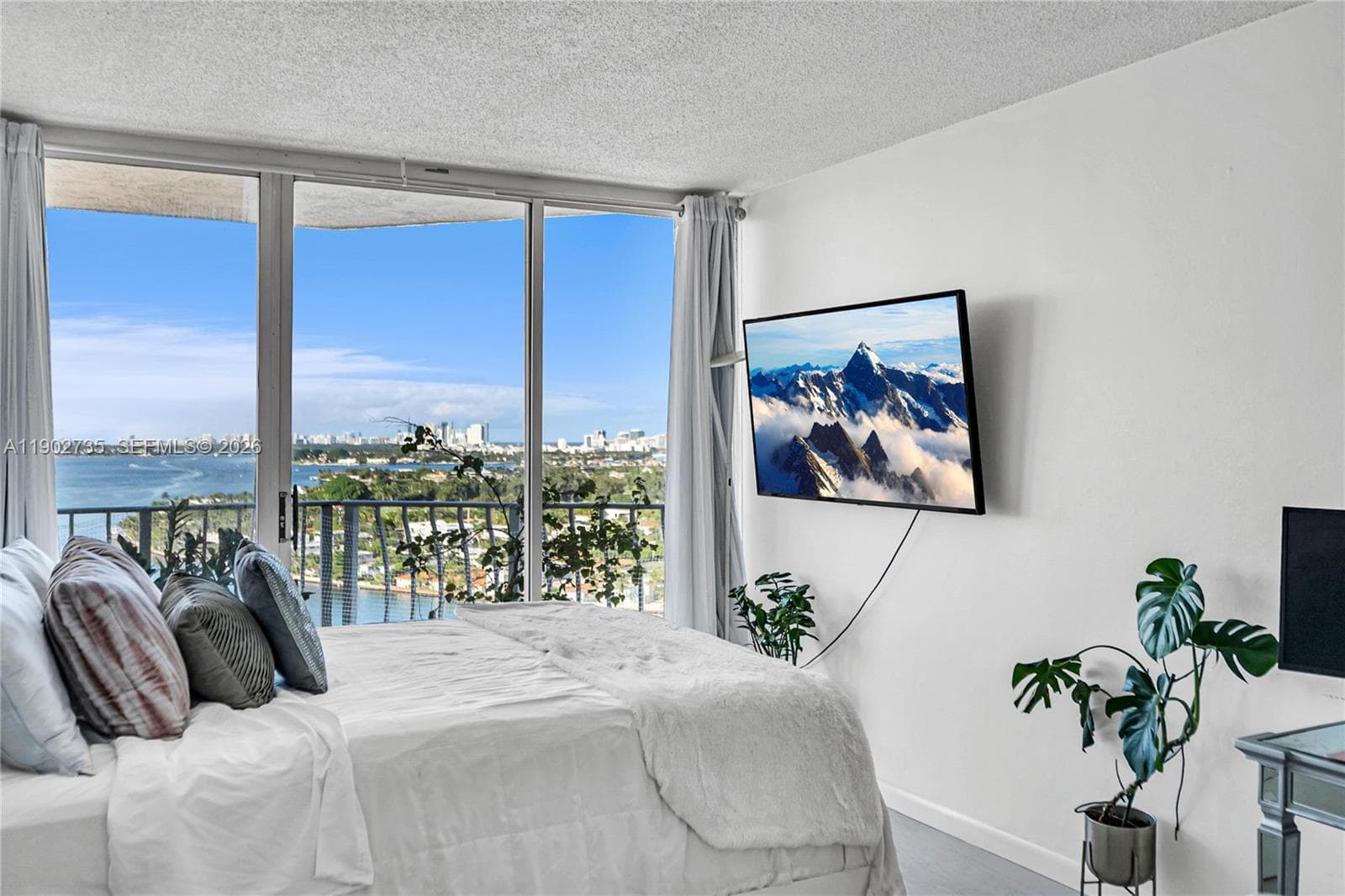 7601 E Treasure Dr # 2412, North Bay Village FL 33141 — 4