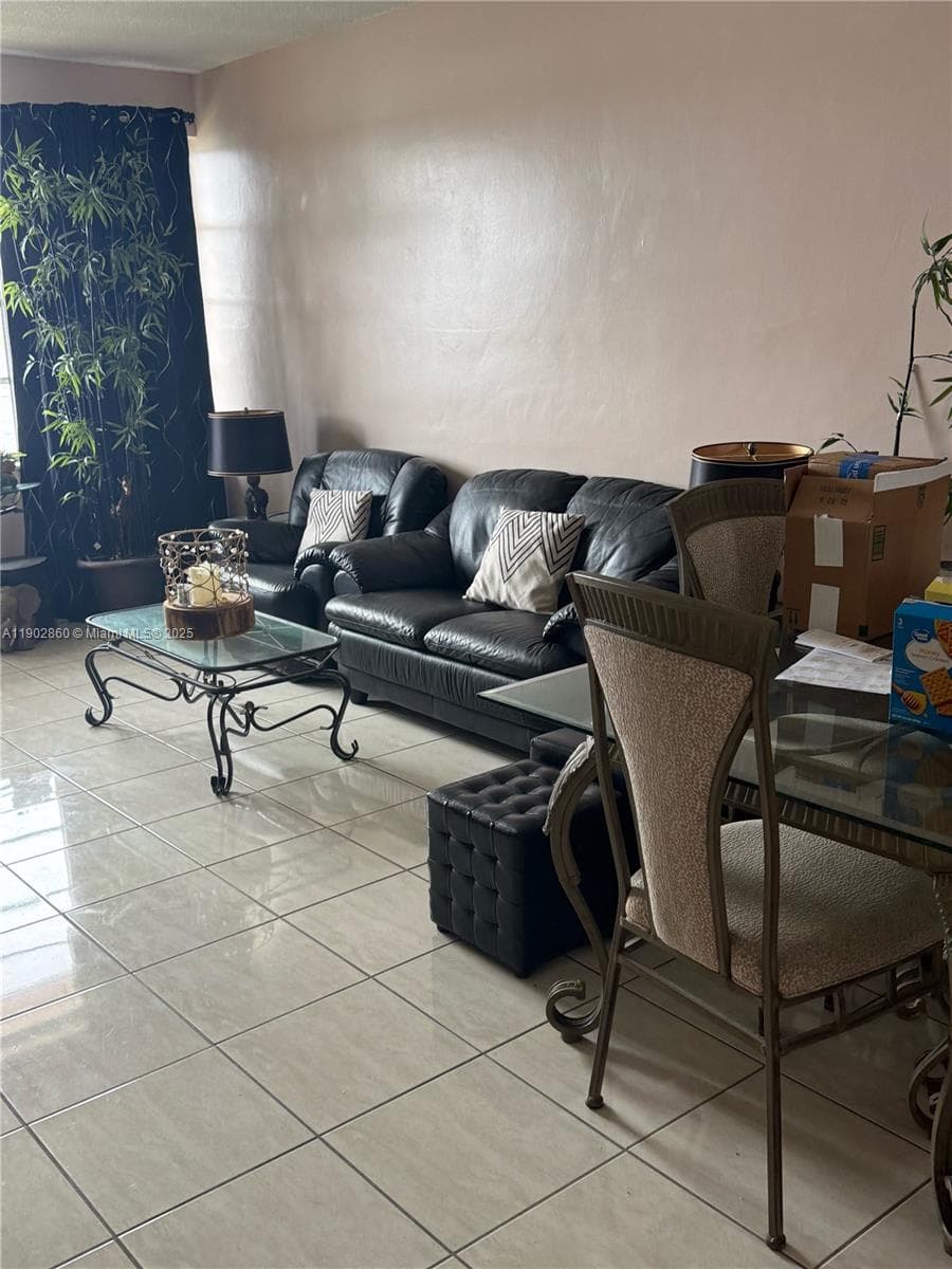 18555 NE 14th Ave # 715, Miami FL 33179 — 1