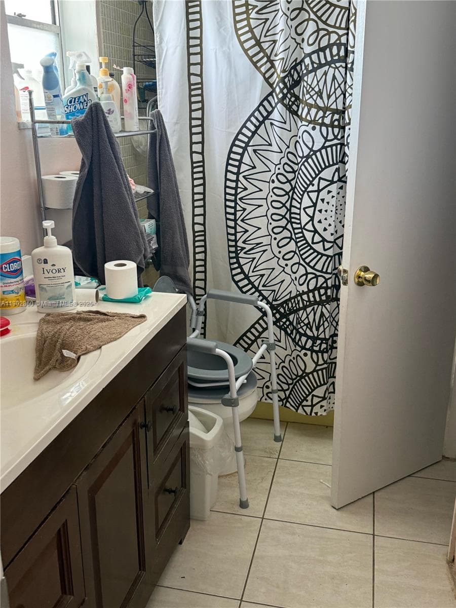 18555 NE 14th Ave # 715, Miami FL 33179 — 5