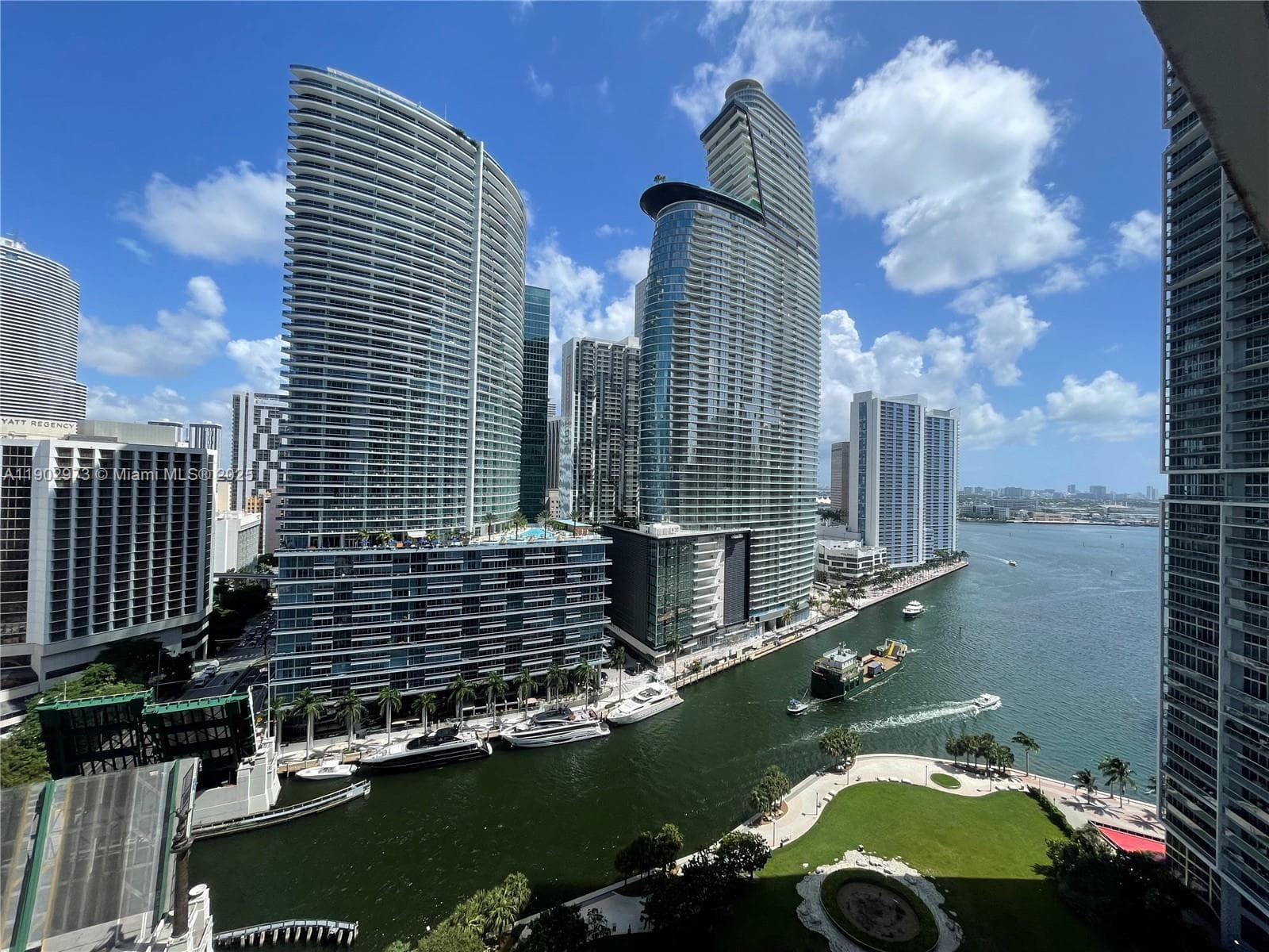 Icon Brickell Condo No 3, Miami, FL — 1