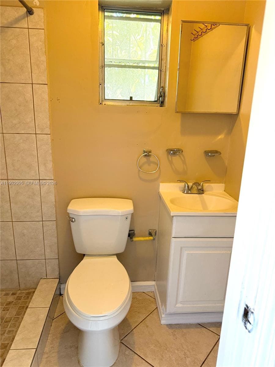 1835 SW 10th St, Miami FL 33135 — 47