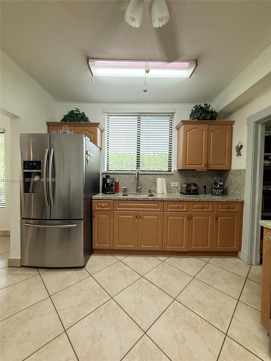 1835 SW 10th St, Miami FL 33135 — 28