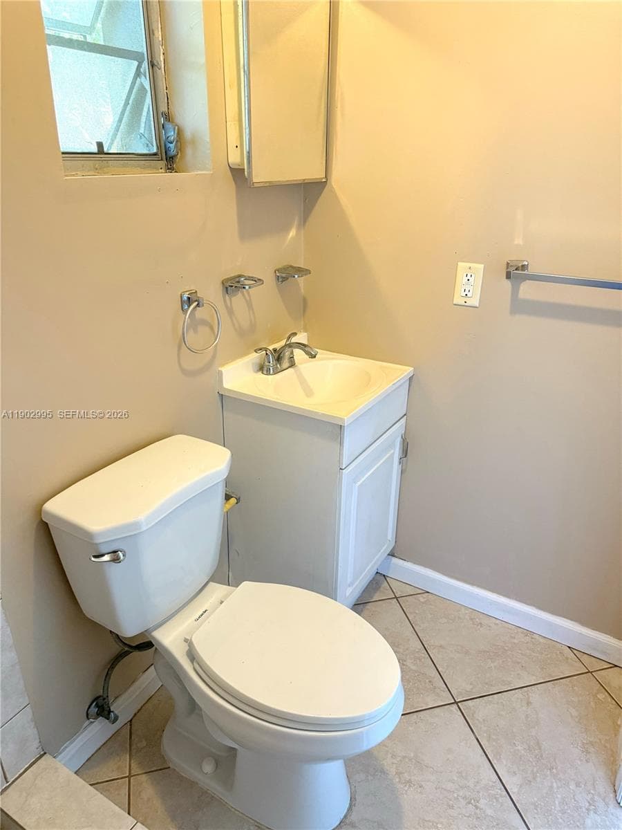 1835 SW 10th St, Miami FL 33135 — 49