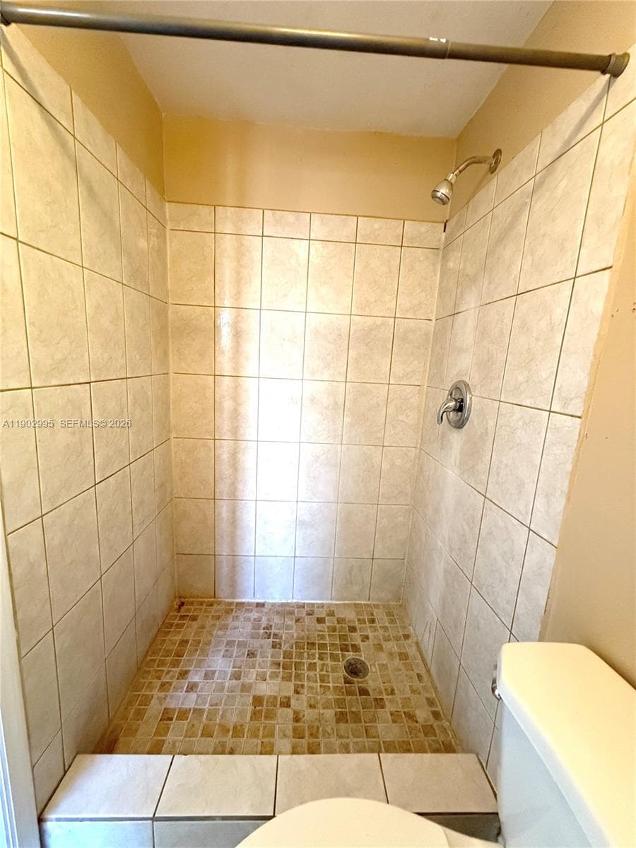 1835 SW 10th St, Miami FL 33135 — 48