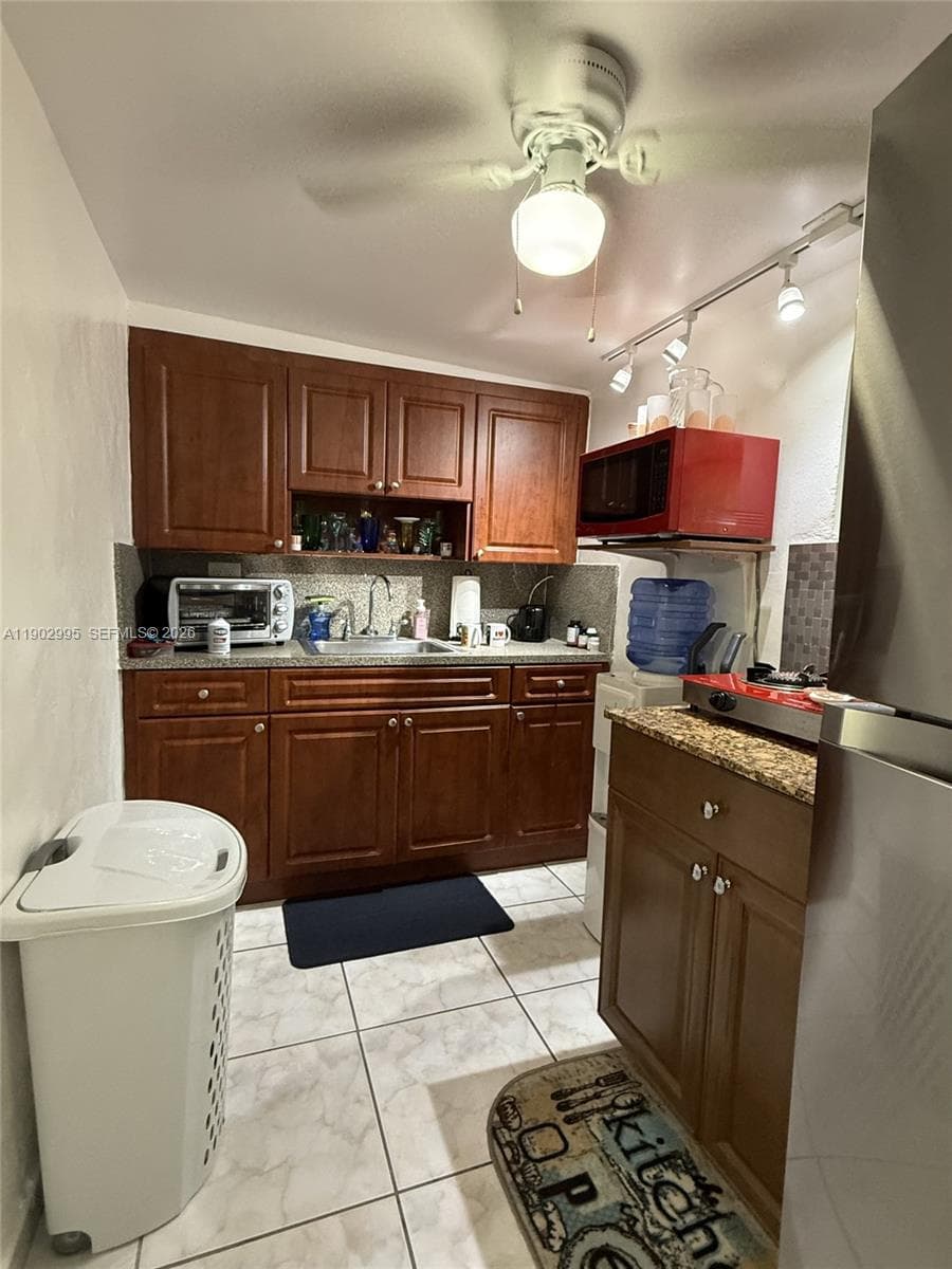 1835 SW 10th St, Miami FL 33135 — 39
