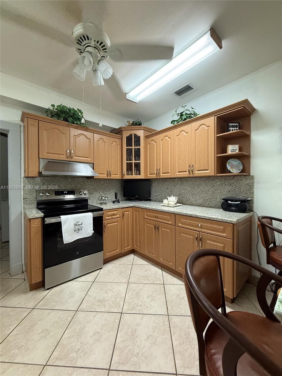 1835 SW 10th St, Miami FL 33135 — 29
