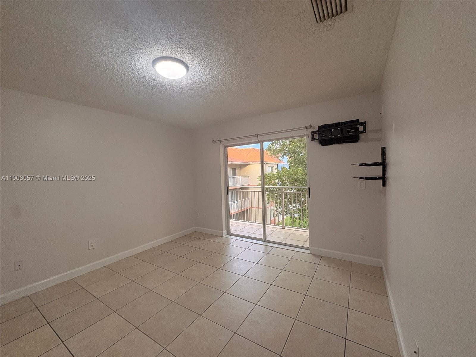 18850 NW 57th Ave # 306, Hialeah FL 33015 — 6