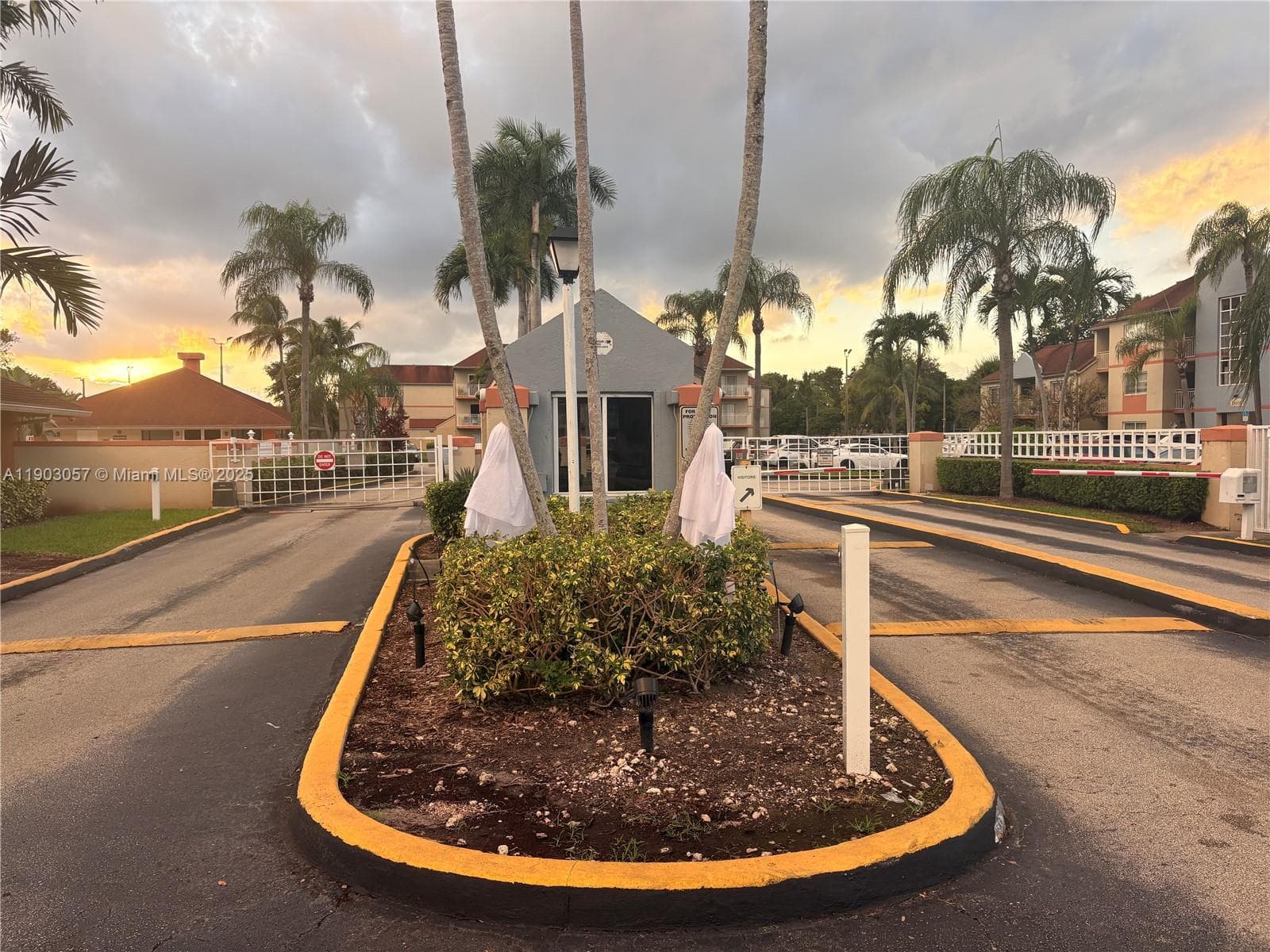 18850 NW 57th Ave # 306, Hialeah FL 33015 — 16