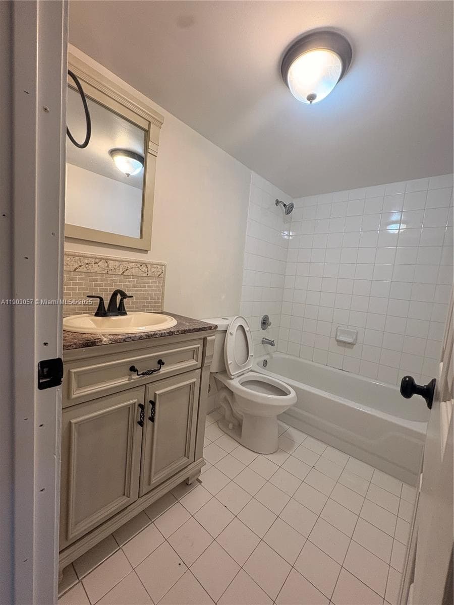 18850 NW 57th Ave # 306, Hialeah FL 33015 — 10