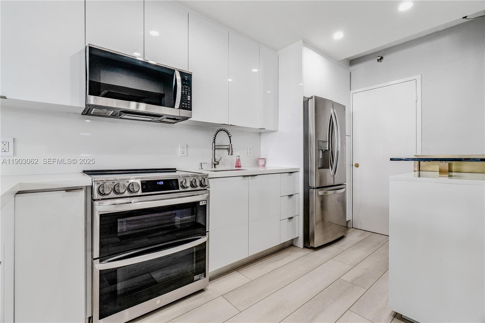 100 Lincoln Rd # 323, Miami Beach FL 33139 — 16