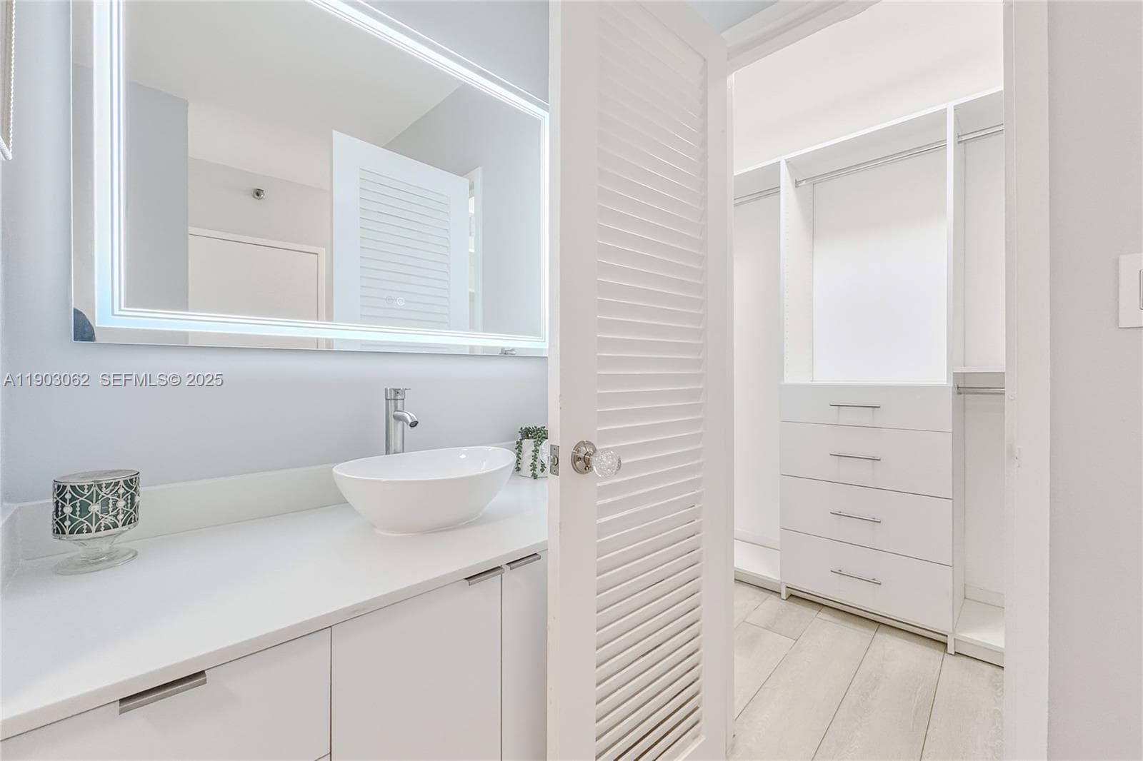 100 Lincoln Rd # 323, Miami Beach FL 33139 — 34