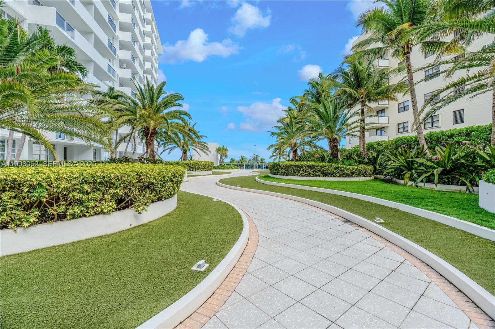 100 Lincoln Rd # 323, Miami Beach FL 33139 — 37