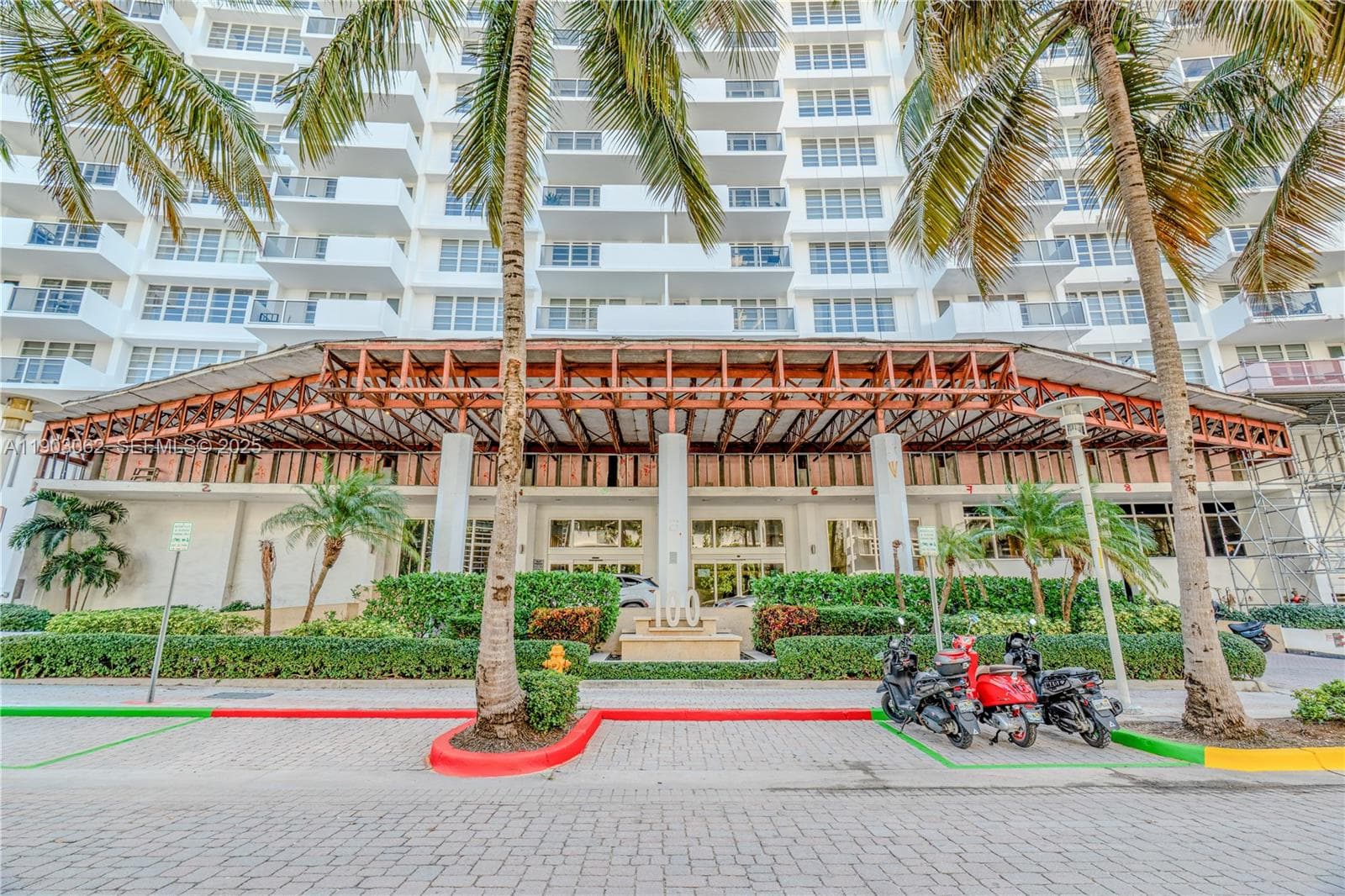 100 Lincoln Rd # 323, Miami Beach FL 33139 — 40