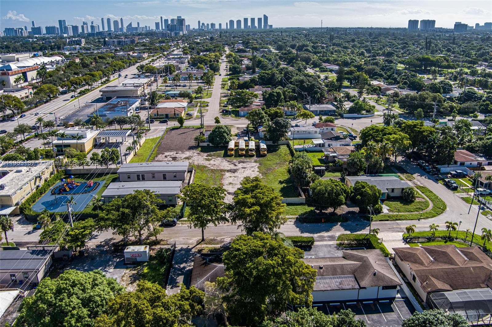 16190 NE 11th Ct, North Miami Beach FL 33162 — 46