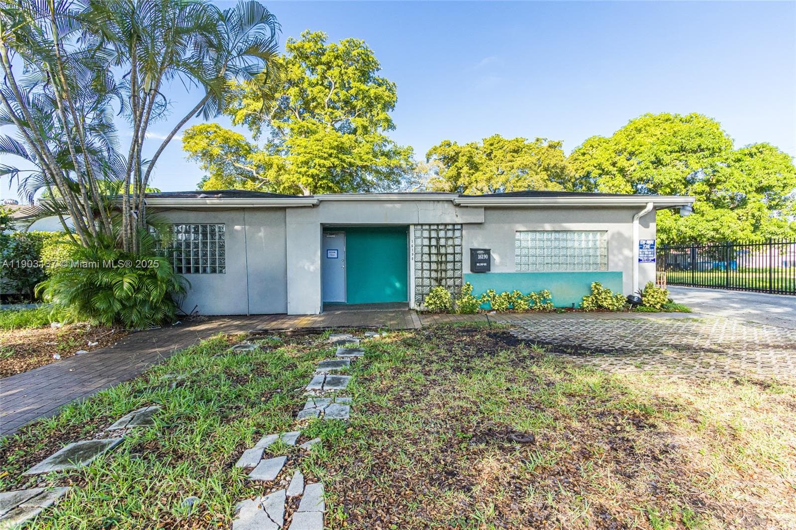 16190 NE 11th Ct, North Miami Beach FL 33162 — 3