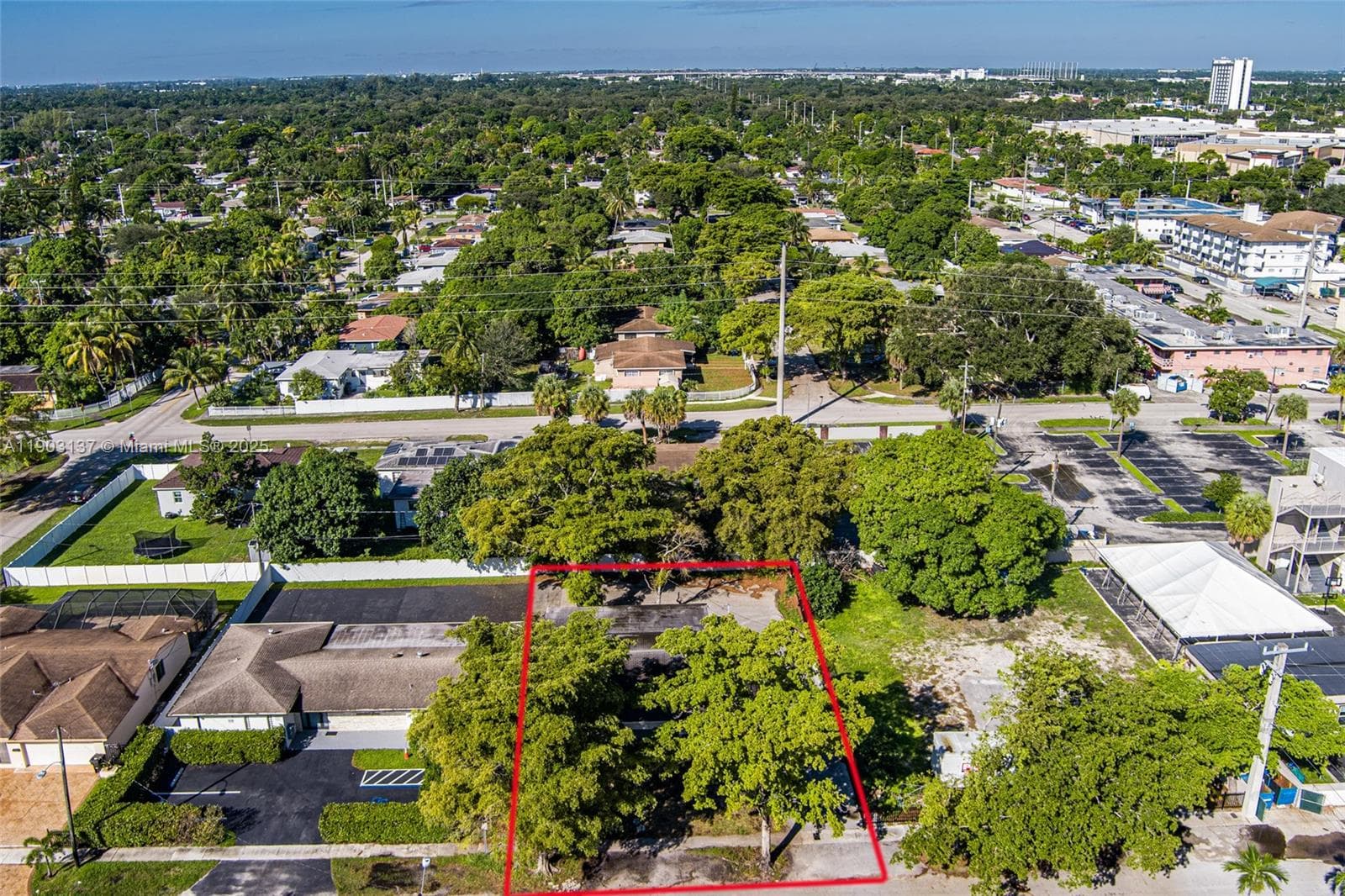 16190 NE 11th Ct, North Miami Beach FL 33162 — 36
