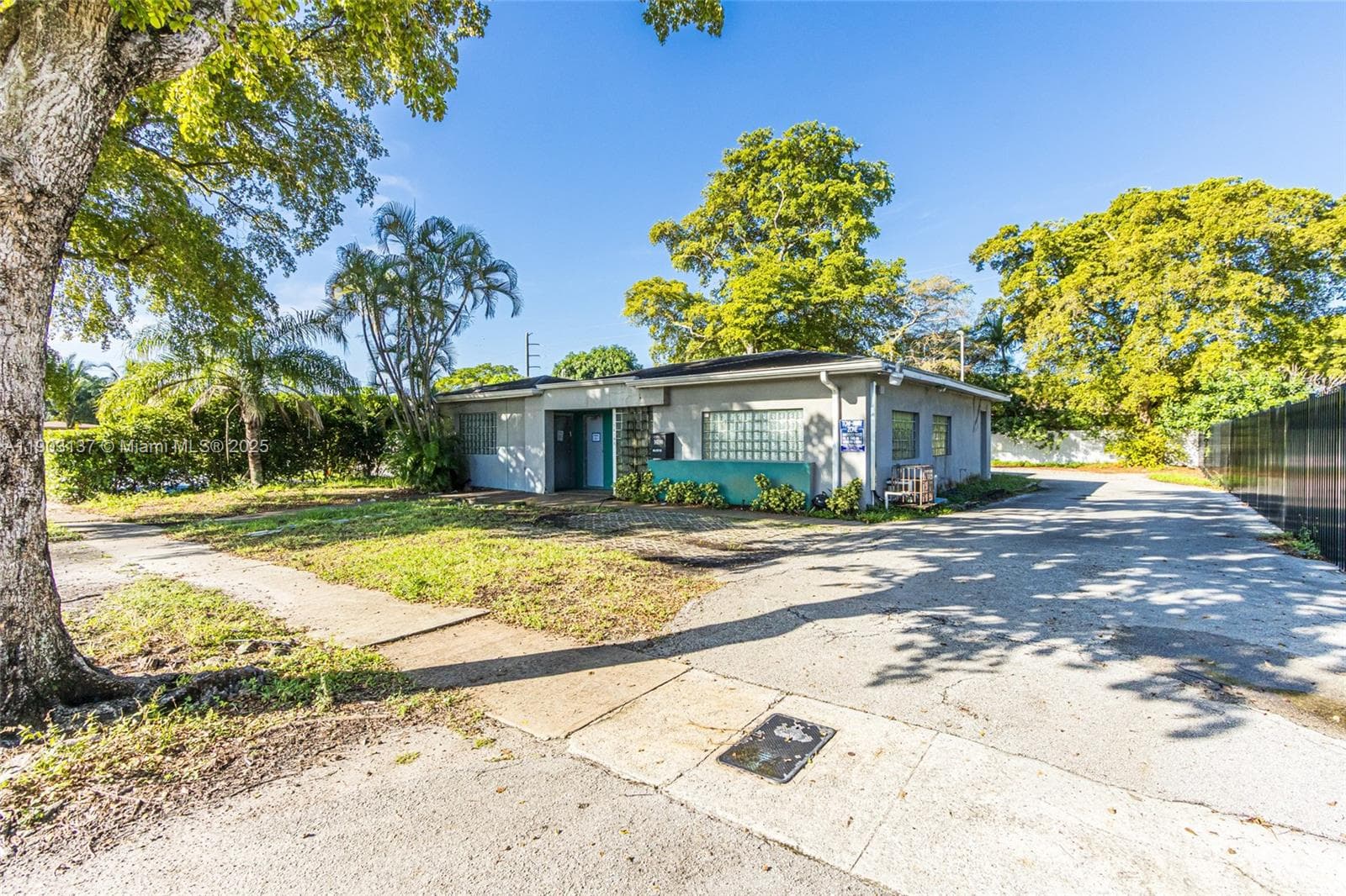 16190 NE 11th Ct, North Miami Beach FL 33162 — 5
