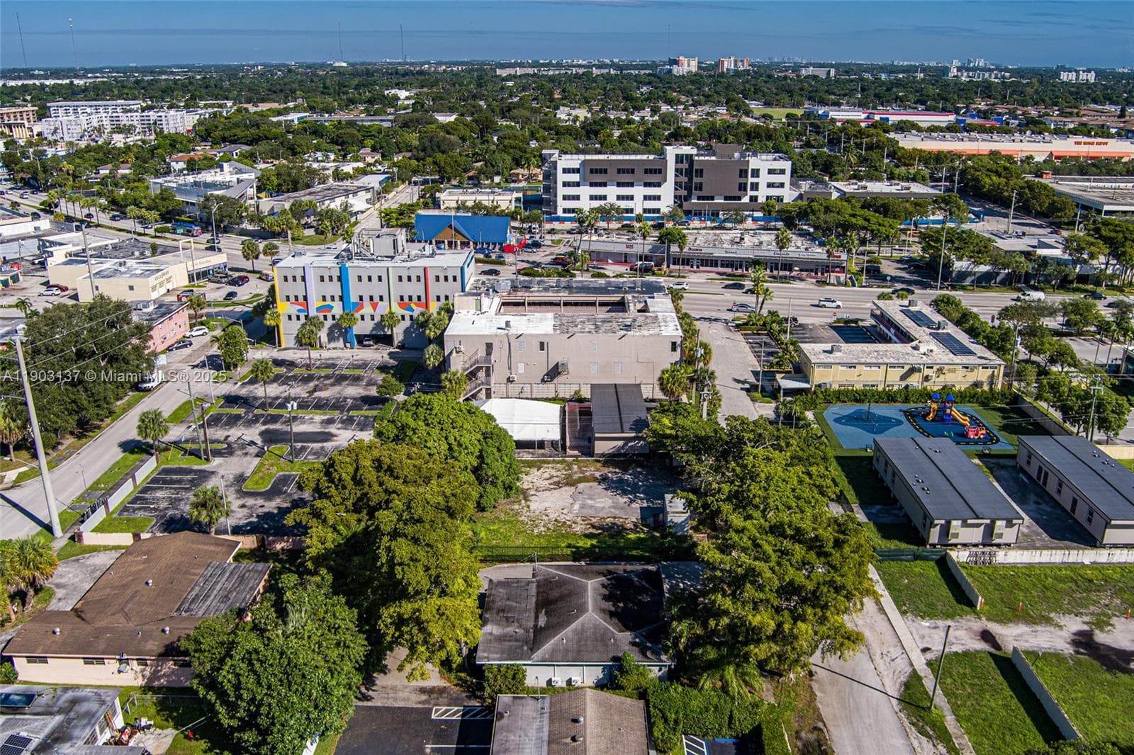 16190 NE 11th Ct, North Miami Beach FL 33162 — 45