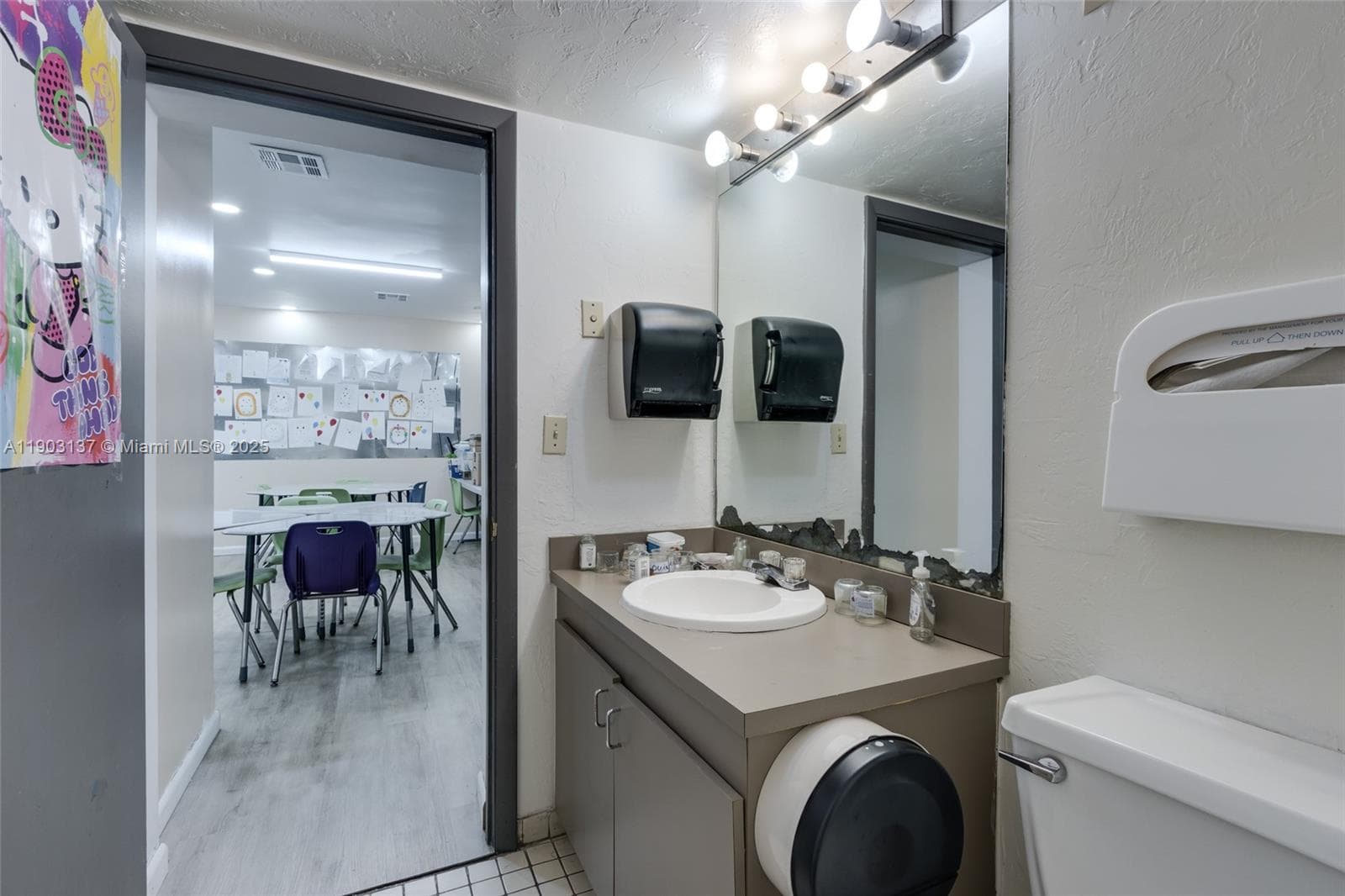 16190 NE 11th Ct, North Miami Beach FL 33162 — 18
