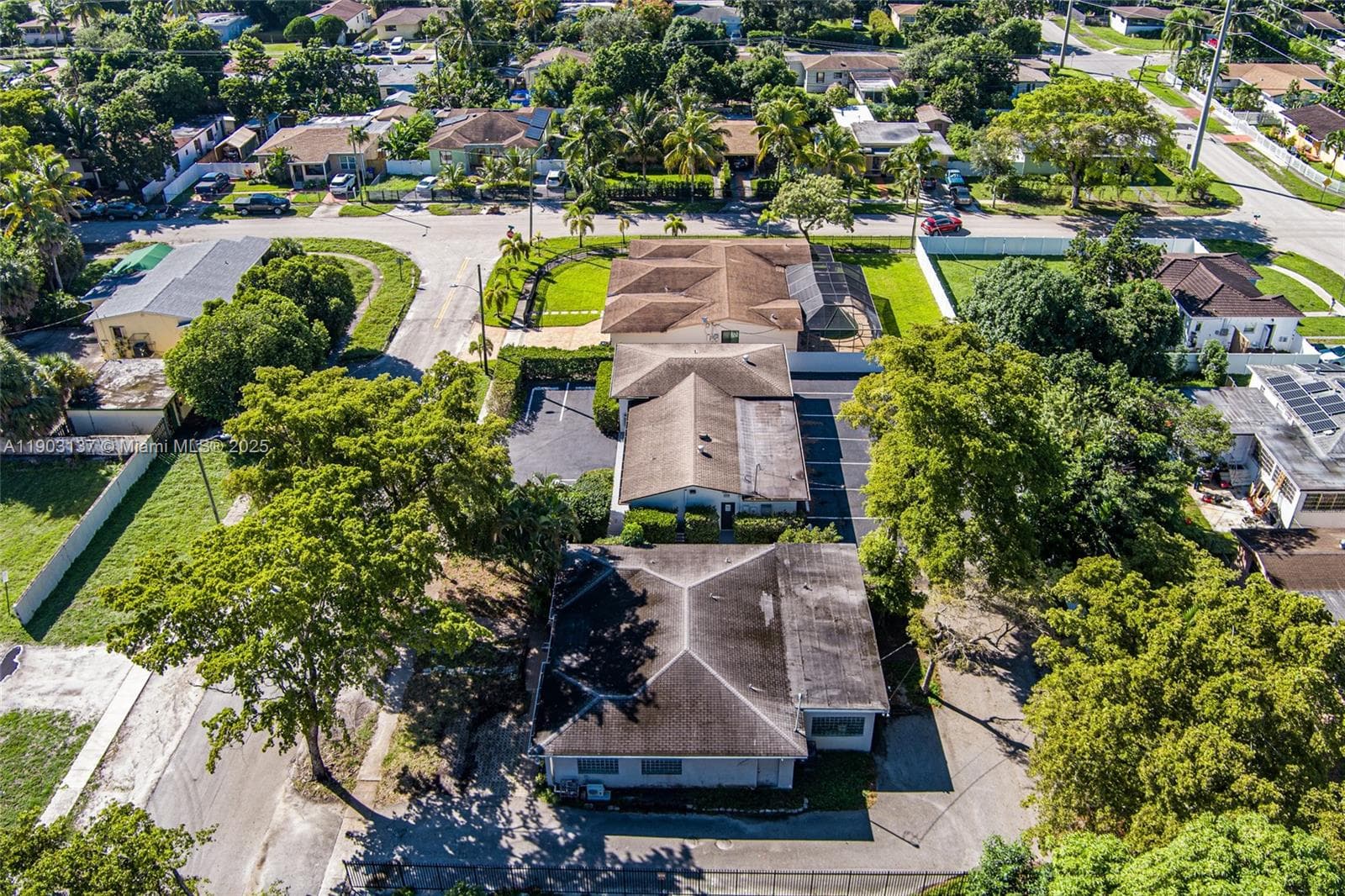 16190 NE 11th Ct, North Miami Beach FL 33162 — 51
