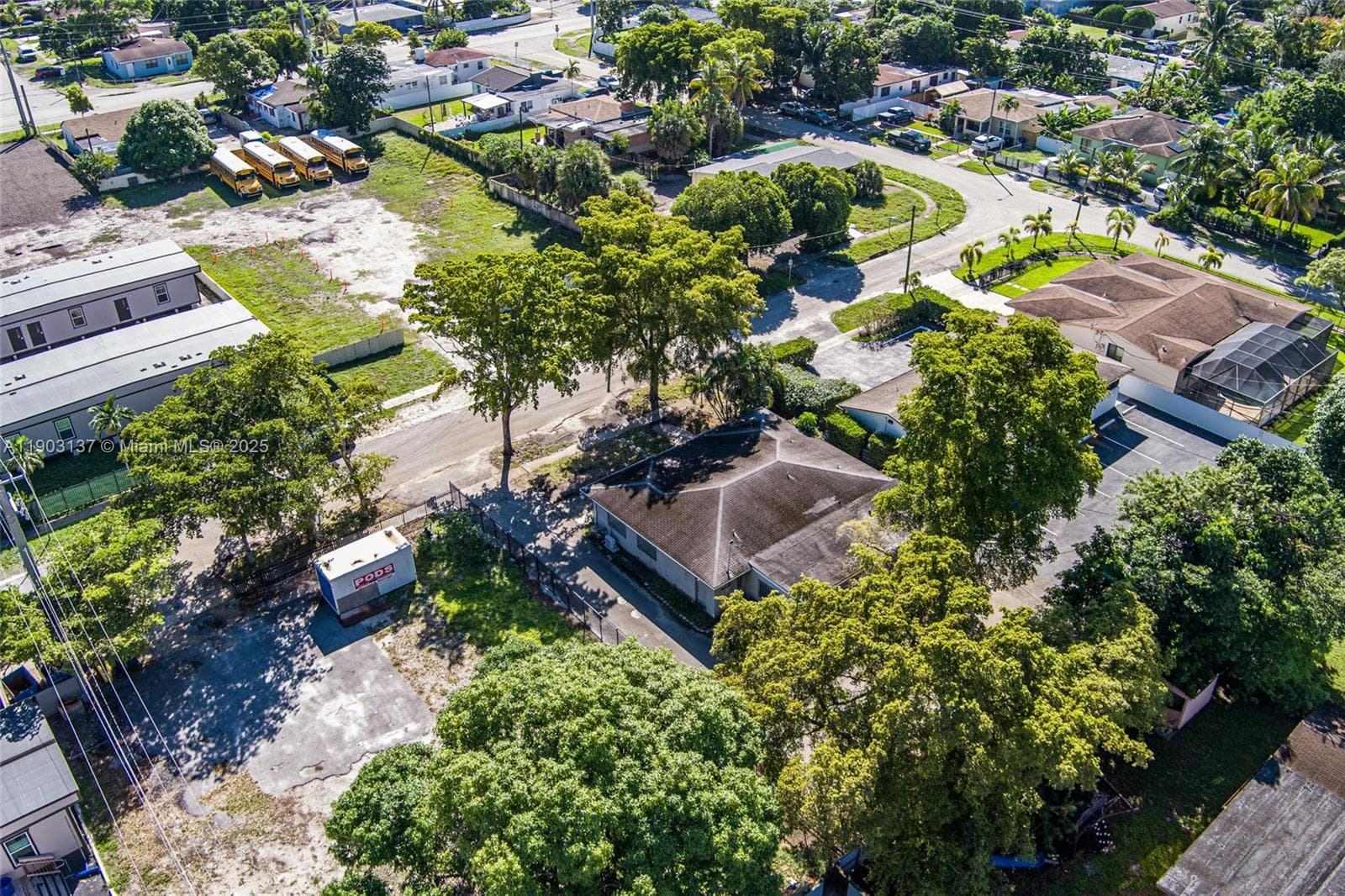 16190 NE 11th Ct, North Miami Beach FL 33162 — 50
