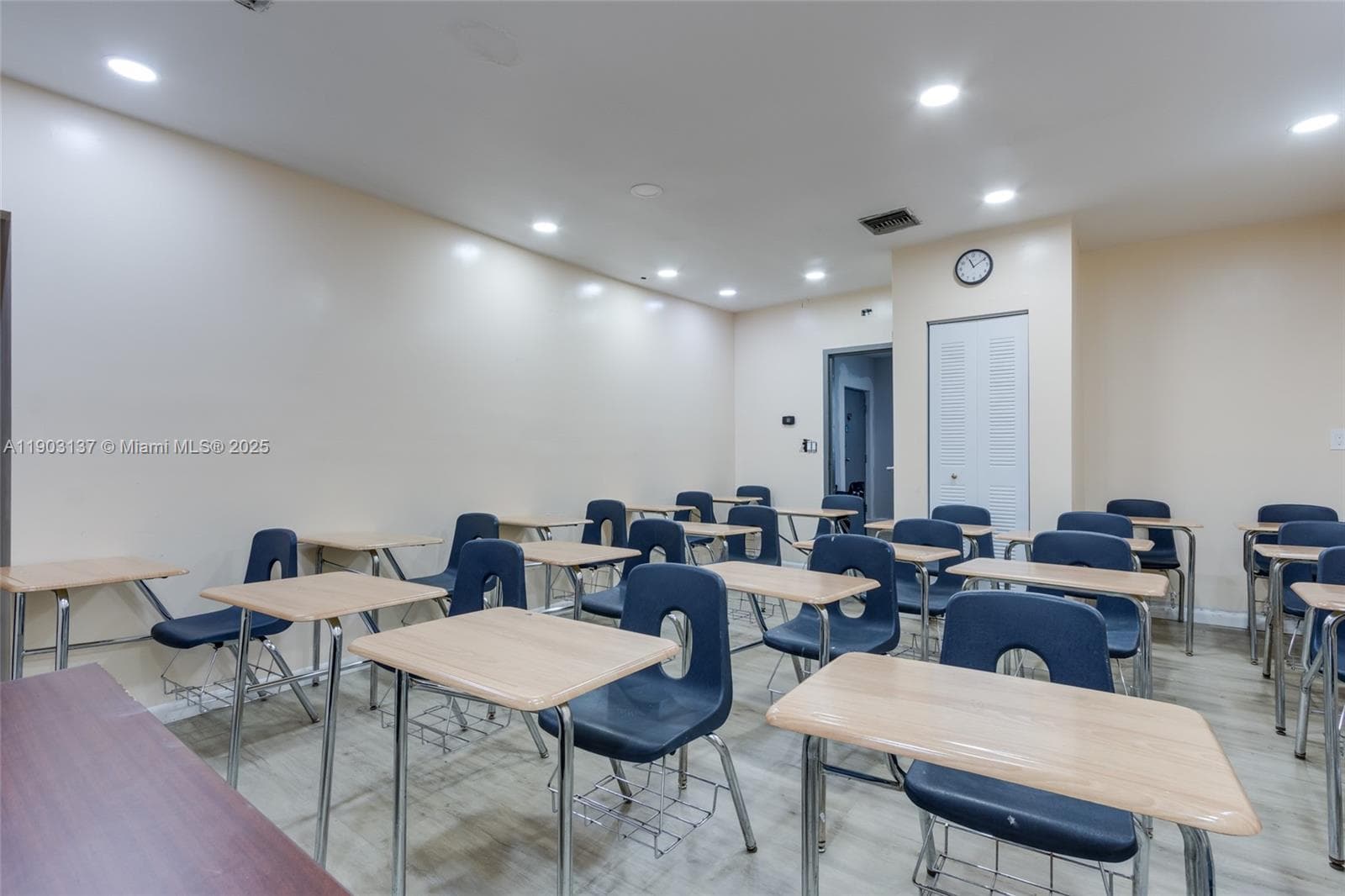 16190 NE 11th Ct, North Miami Beach FL 33162 — 29