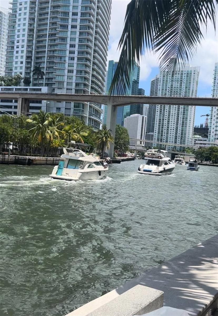 185 SW 7 ST # 1802, Miami FL 33130 — 2
