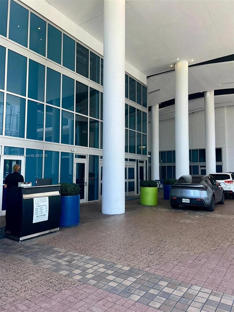 185 SW 7 ST # 1802, Miami FL 33130 — 36