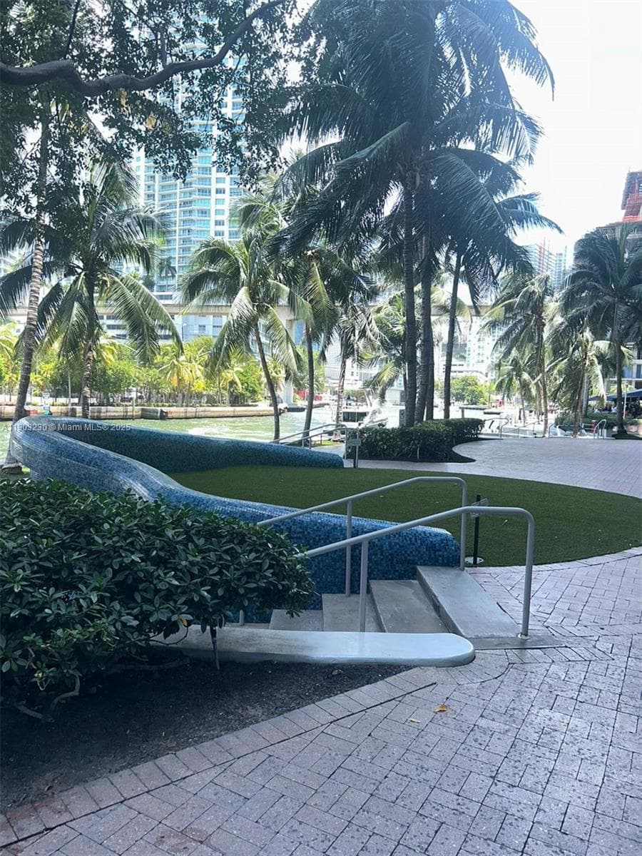 185 SW 7 ST # 1802, Miami FL 33130 — 37