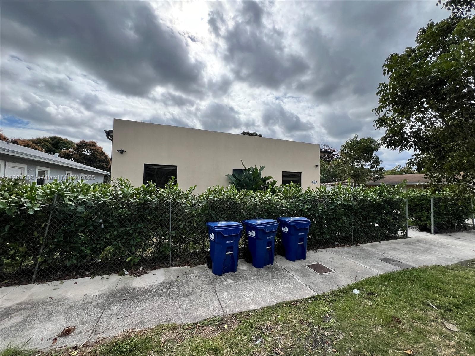 10274 SW 180th St # 1, Miami FL 33157 — 1