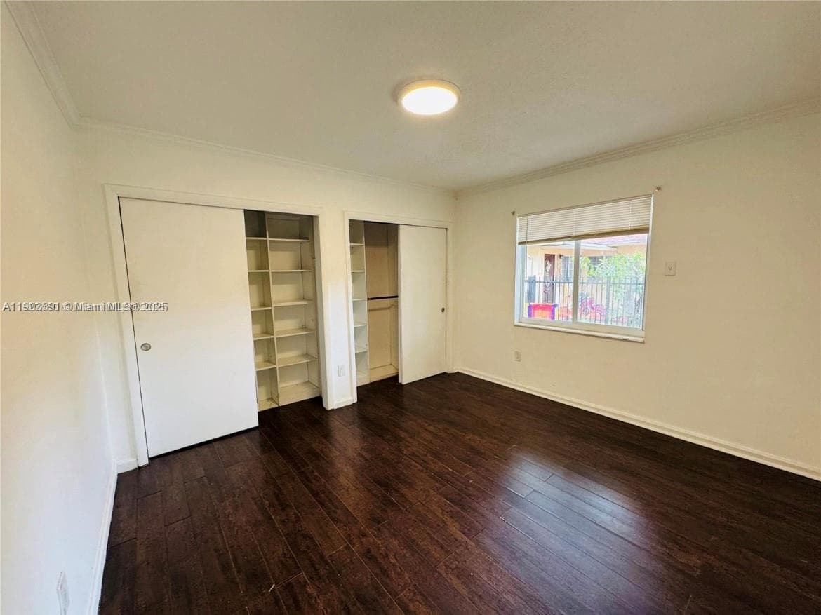 2540 NE 181st St, North Miami Beach FL 33160 — 3