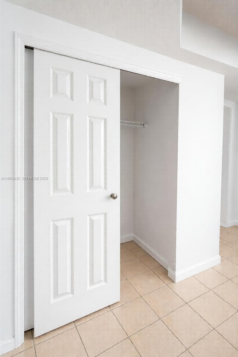 3610 Yacht Club Dr, Aventura FL 33180 — 34