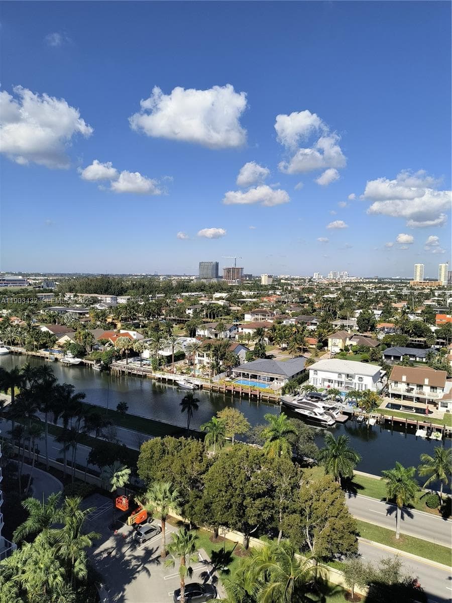 3610 Yacht Club Dr, Aventura FL 33180 — 41