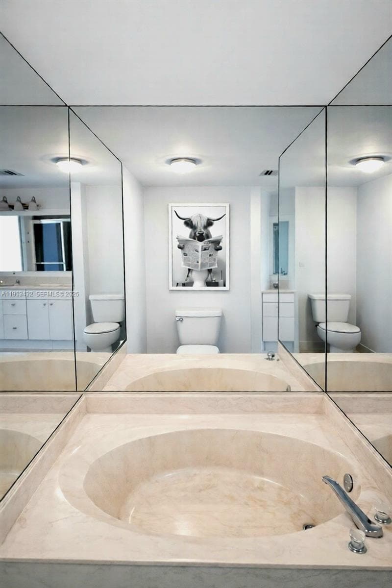 3610 Yacht Club Dr, Aventura FL 33180 — 31
