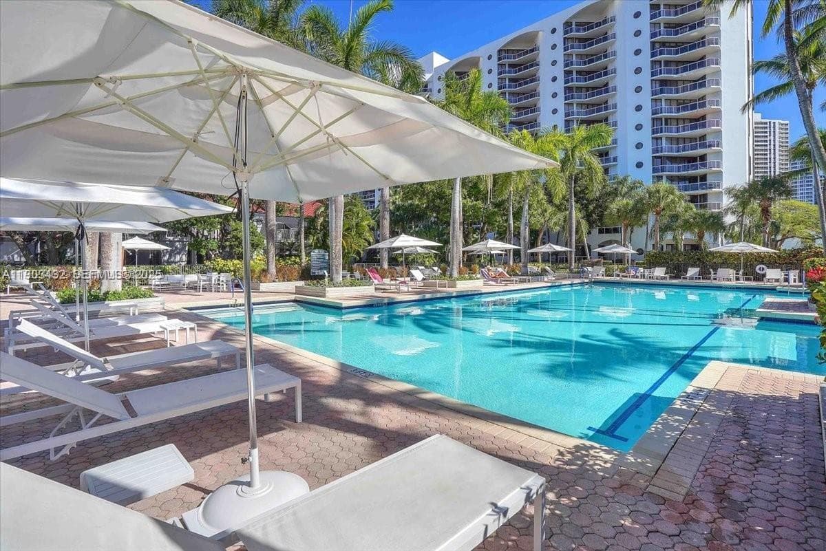 3610 Yacht Club Dr, Aventura FL 33180 — 4