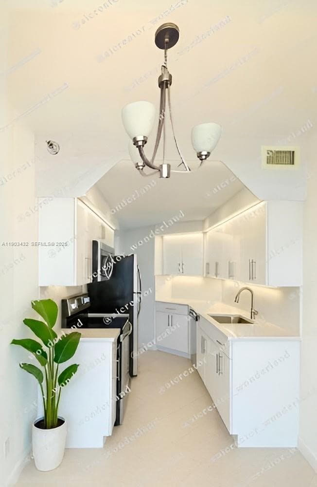 3610 Yacht Club Dr, Aventura FL 33180 — 25