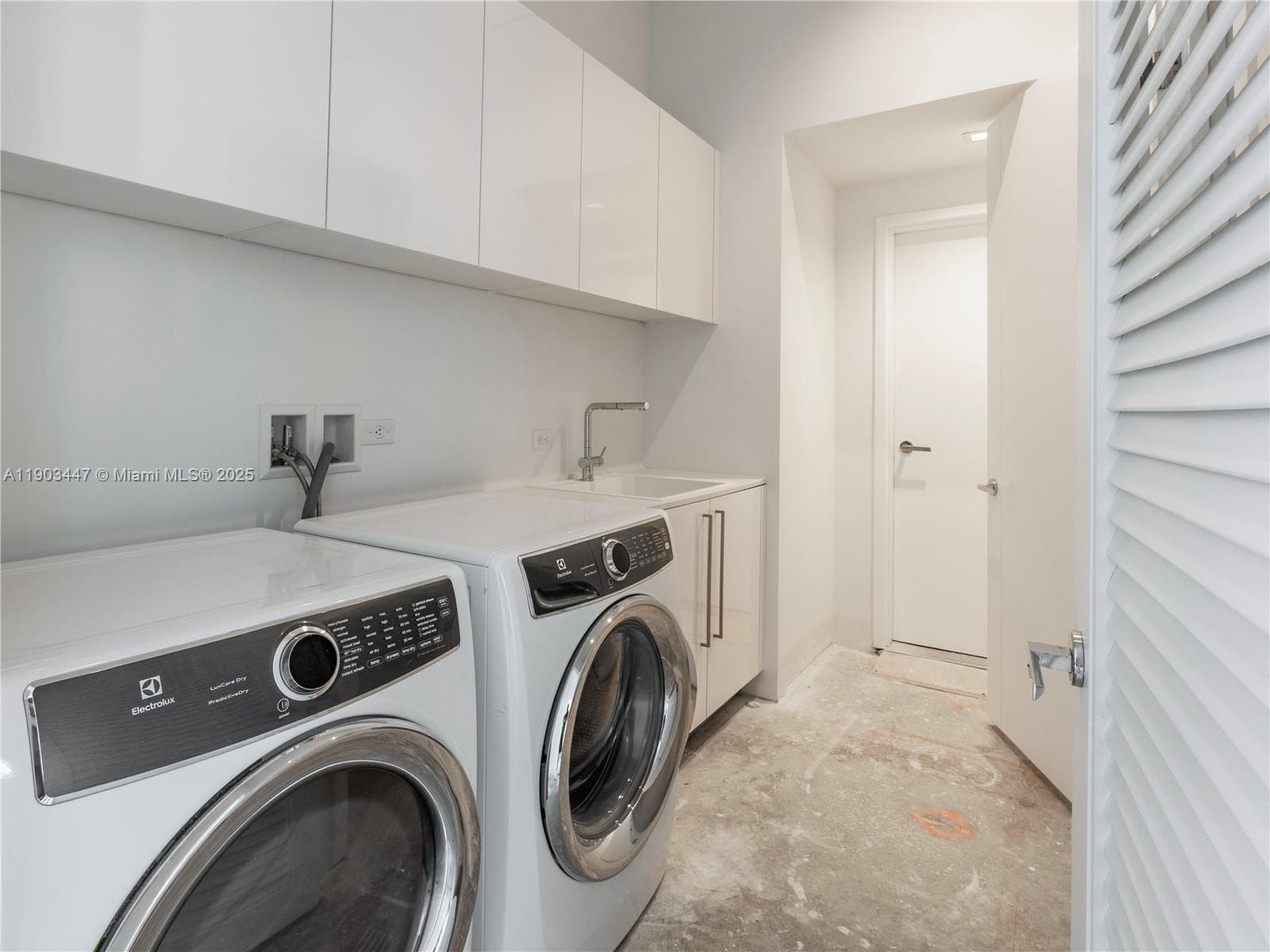 18501 Collins Av # 1501, Sunny Isles Beach FL 33160 — 20