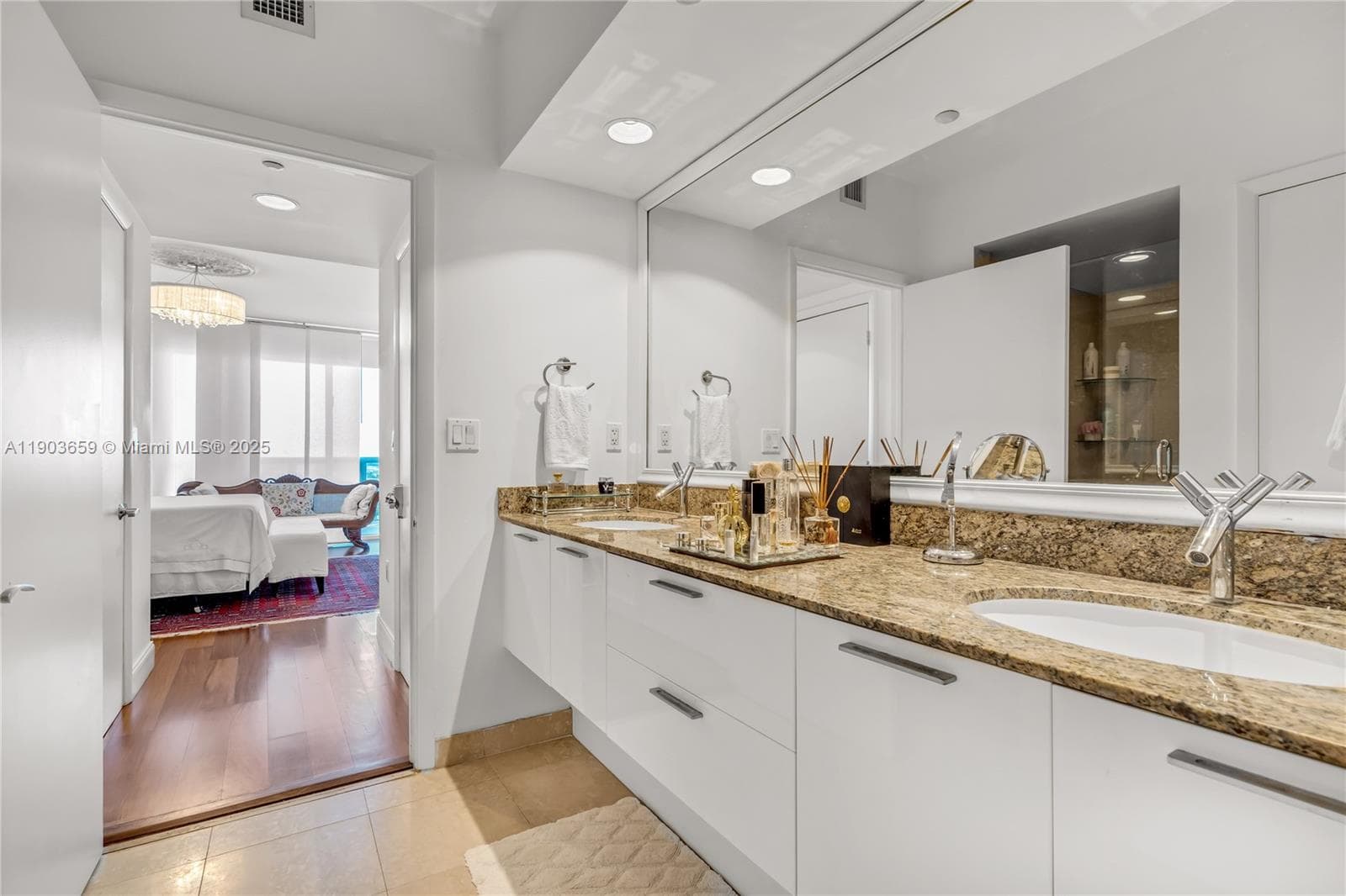 400 Alton Rd # 2409, Miami Beach FL 33139 — 26