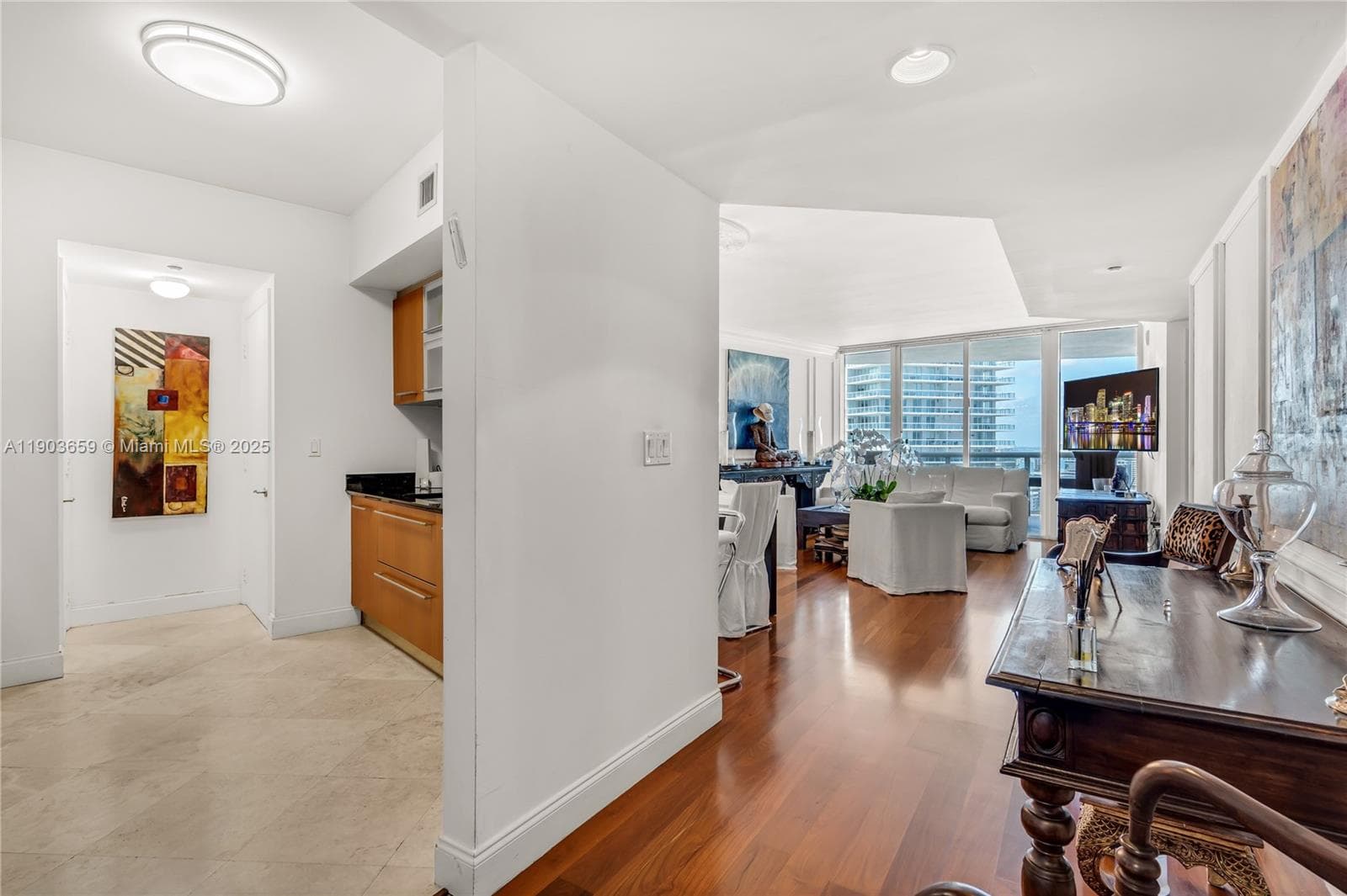 400 Alton Rd # 2409, Miami Beach FL 33139 — 11